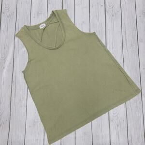 Women’s Buckle Tank Top Size Medium